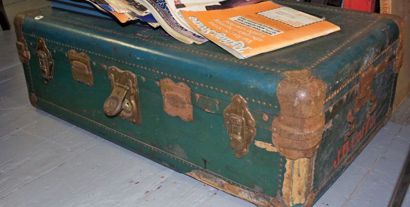 Potros Resale Shop Antique luggage