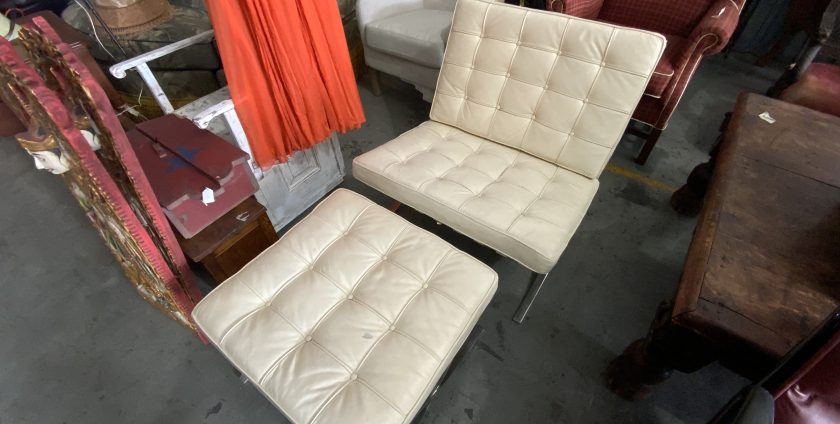 Mid-Century modern accent chair