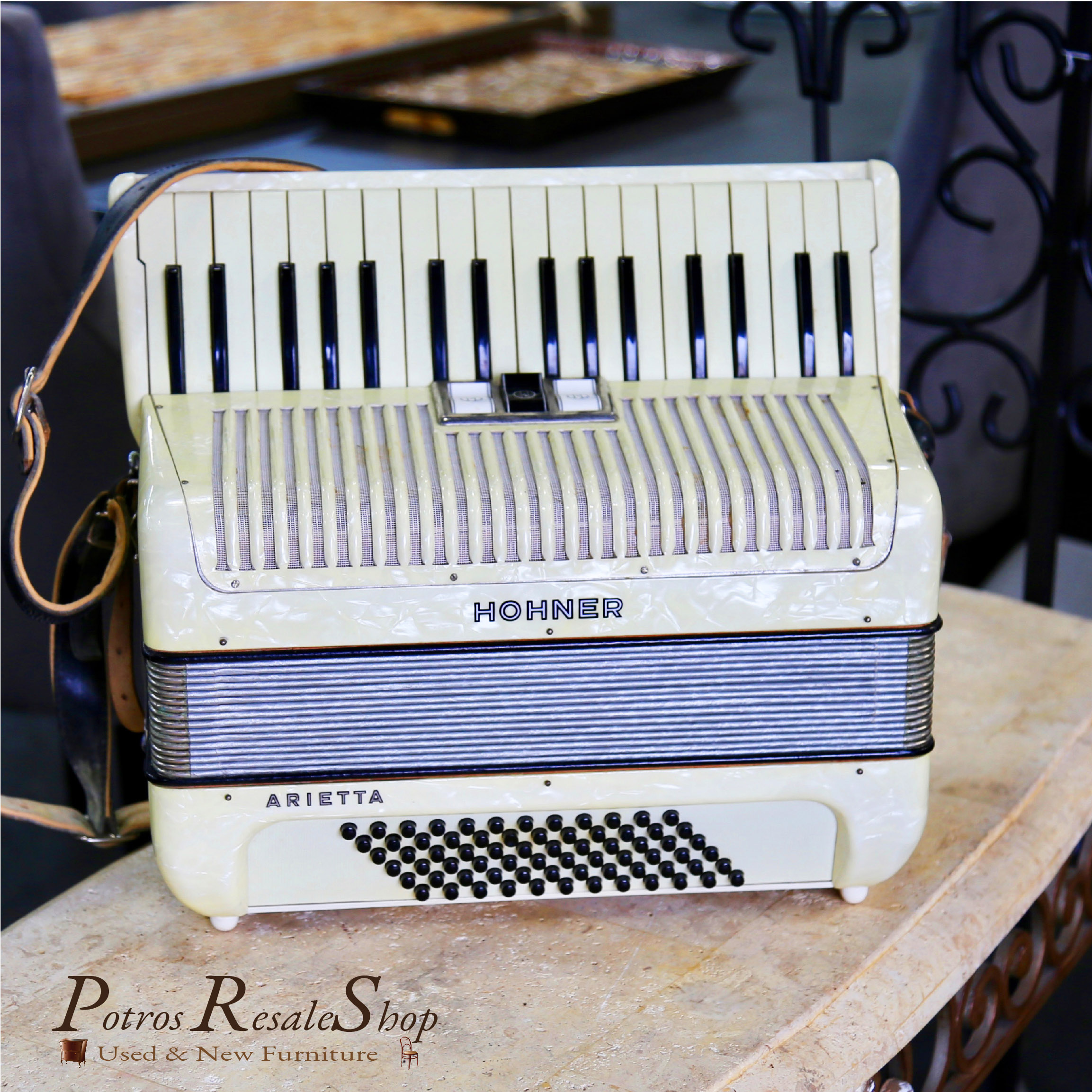 Accordion White Pearl Honner.