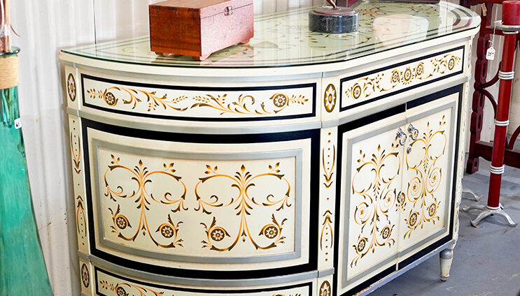Hand painted half moon Italian Neoclassical style 2 doors sideboard